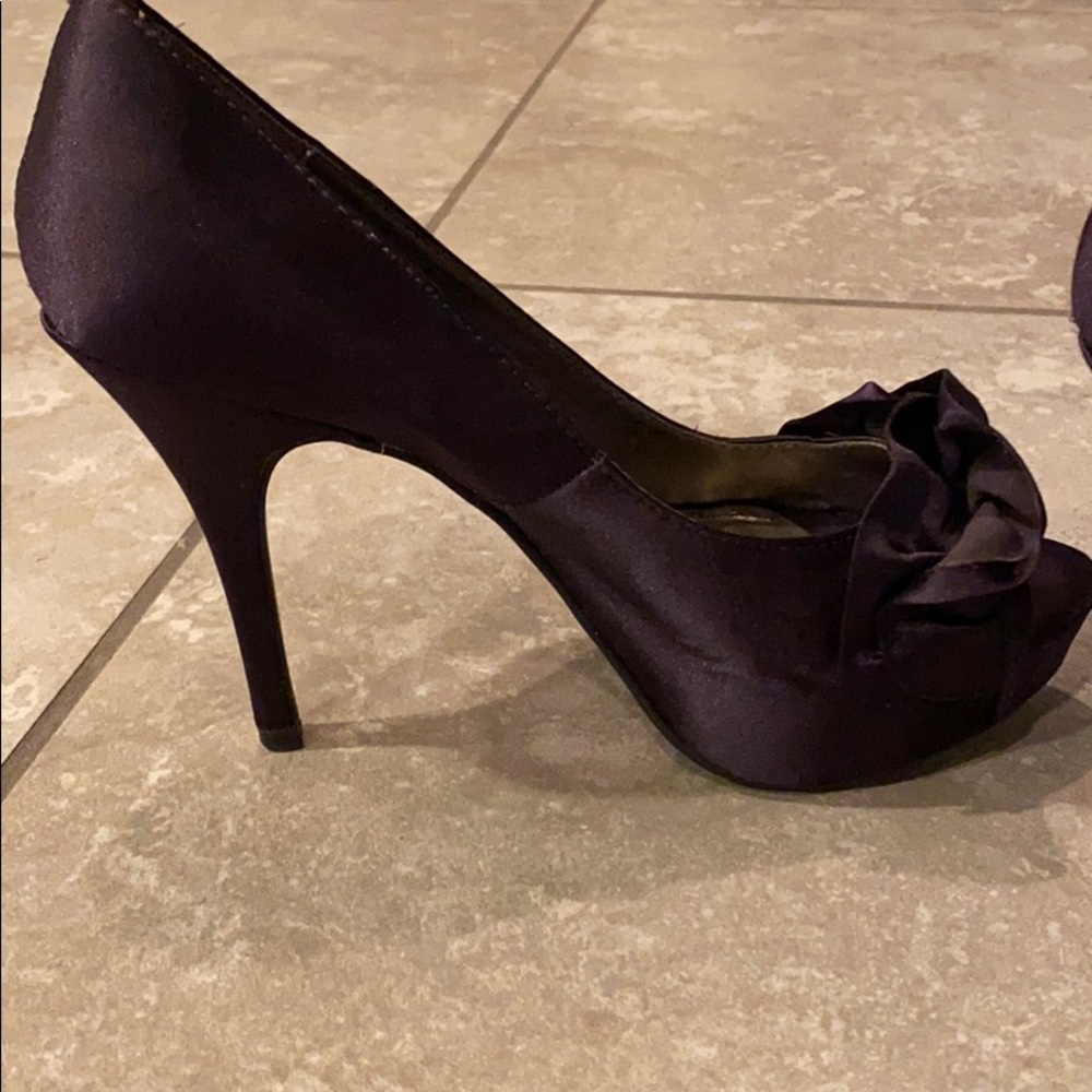 Shoes - Picture 5 of 6